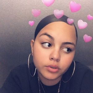 Meet your Posher, Yannilyz